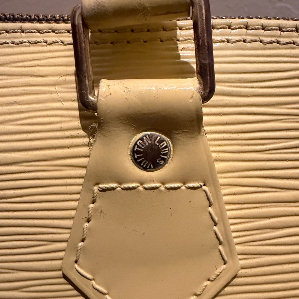 Louis Vuitton Alma with lock and key - Picture 10 of 13